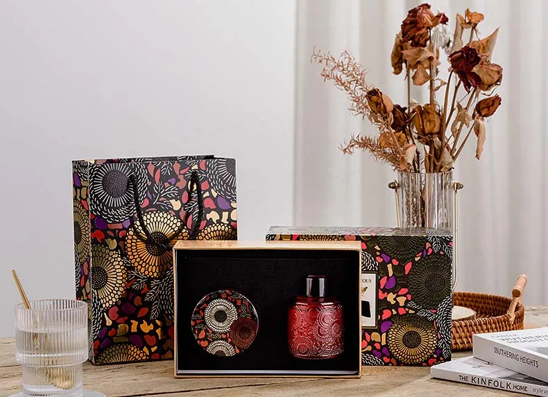 Embossed Aromatherapy Empty Bottle Luxury Fragrance Reed Diffuser Bottle and aromatic soybean Candle Gift Set