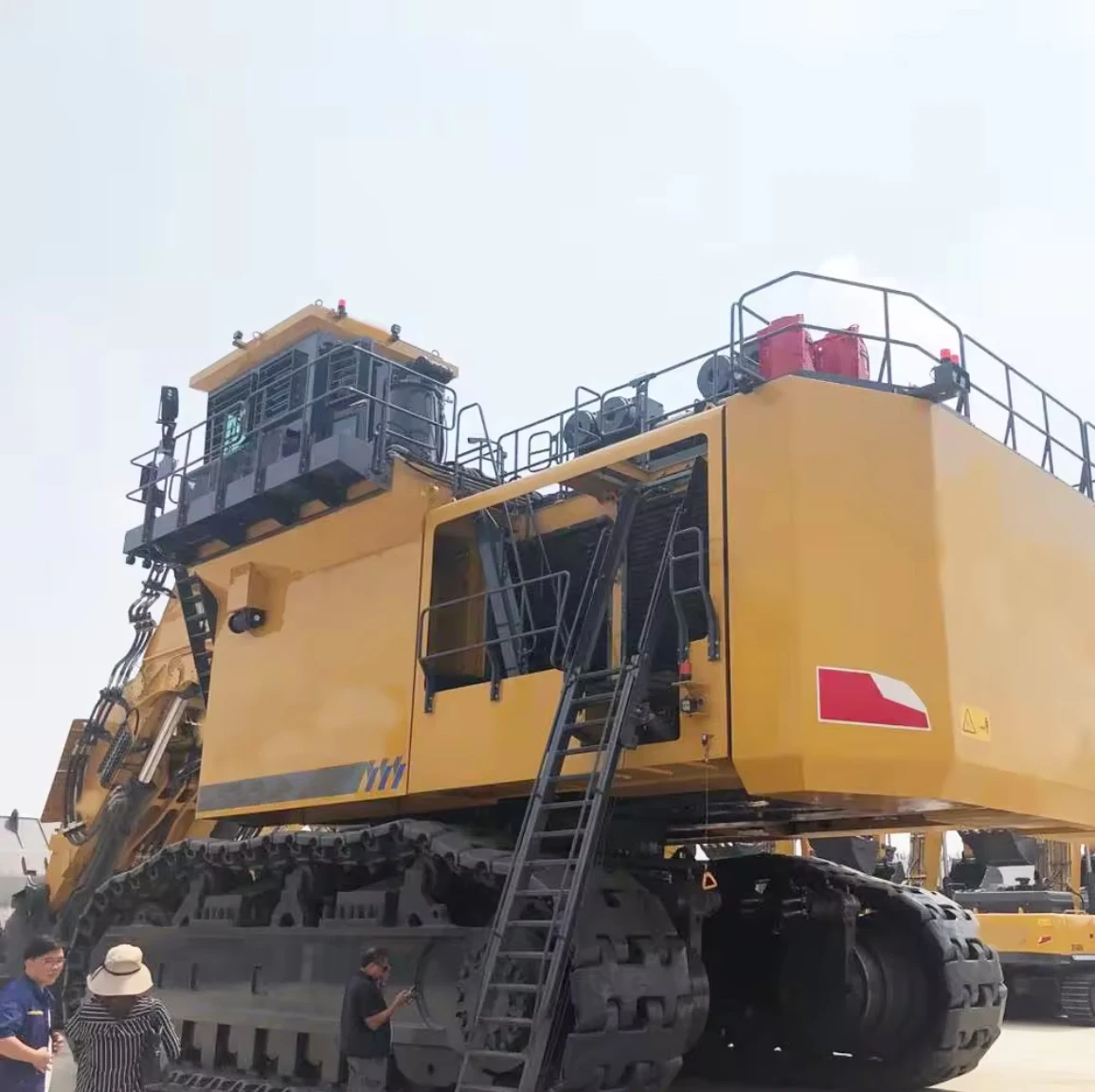 Chinese Top Brand 285 Ton Mining Crawler Digger XE3000 Crawler Digger