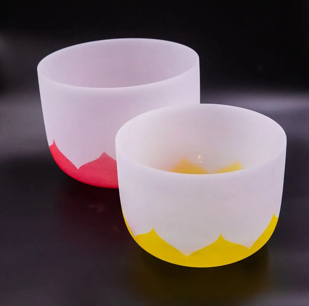 AMAZING BRAND Chakra Frosted candy colored Crystal Quartz Singing Bowl for meditation and sound healing with C D E F G A B notes