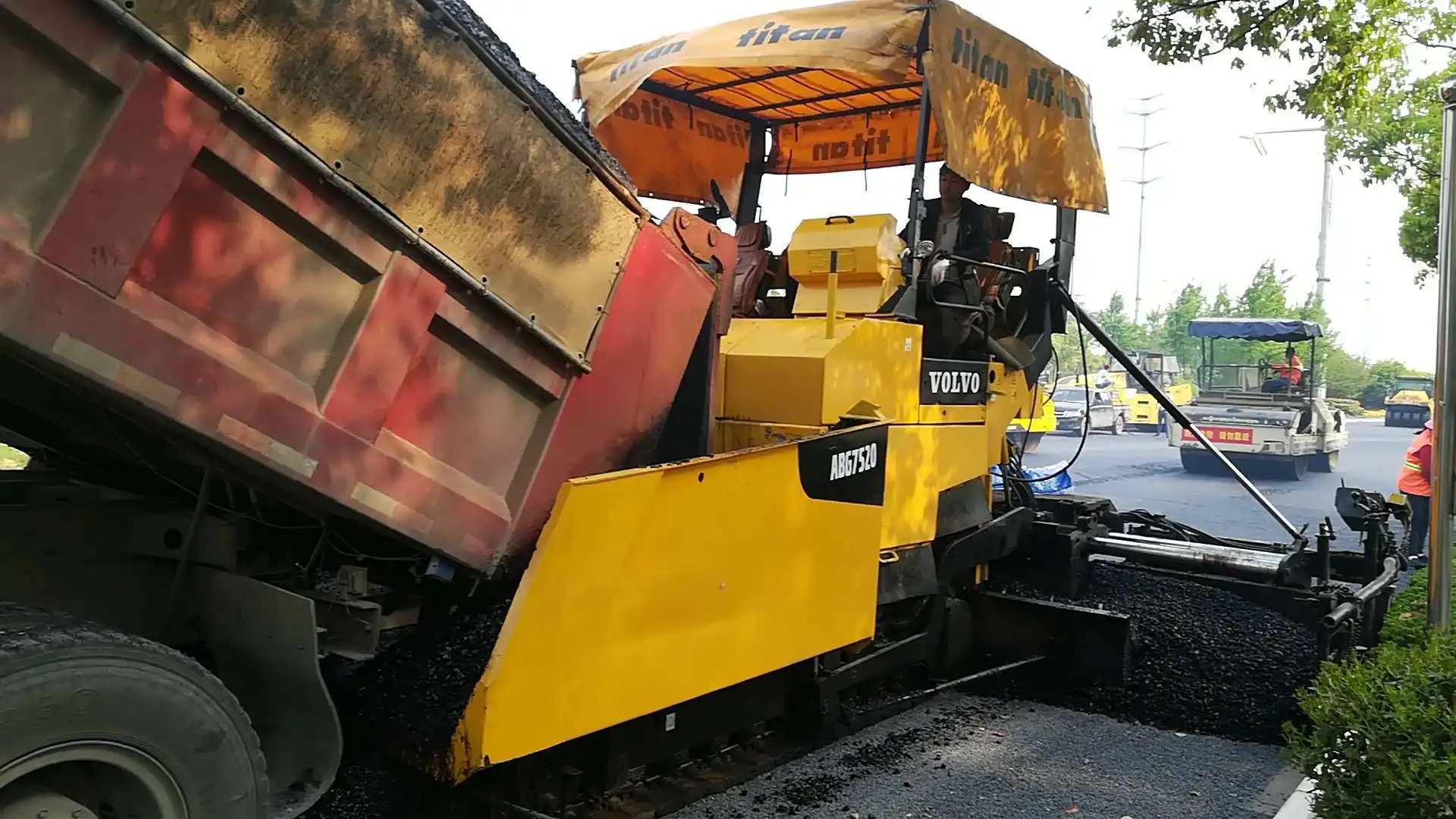 
GERMANY BRAND road paver TITAN ABG7520 P6273C 8620 ABG Dynapac SD2530CS 8620 paver Volege Super 1800 2000 2100C 2500 Paver 