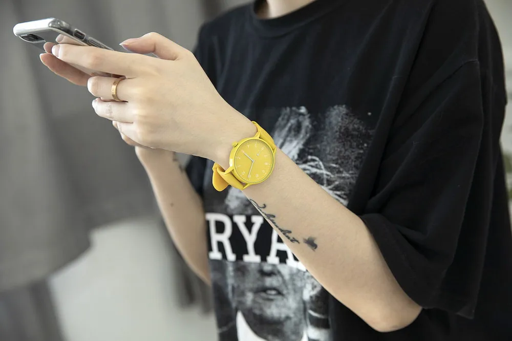 trend design sport watch fashion quartz watch with waterproof teenage girls watch