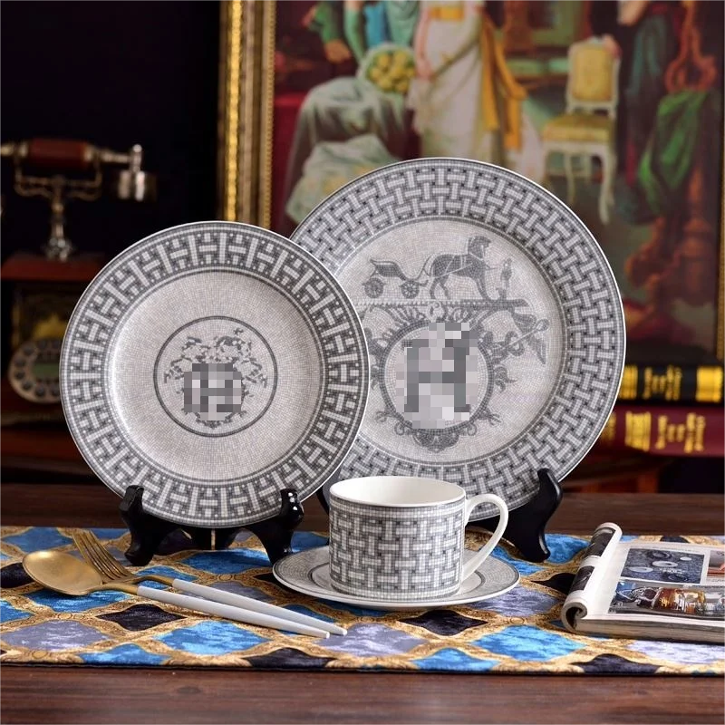 Wholesale 4 Pcs  Ceramic Dinner Plates Coffee Cup Saucer Western Luxury Dining Room Porcelain Dinnerware Sets
