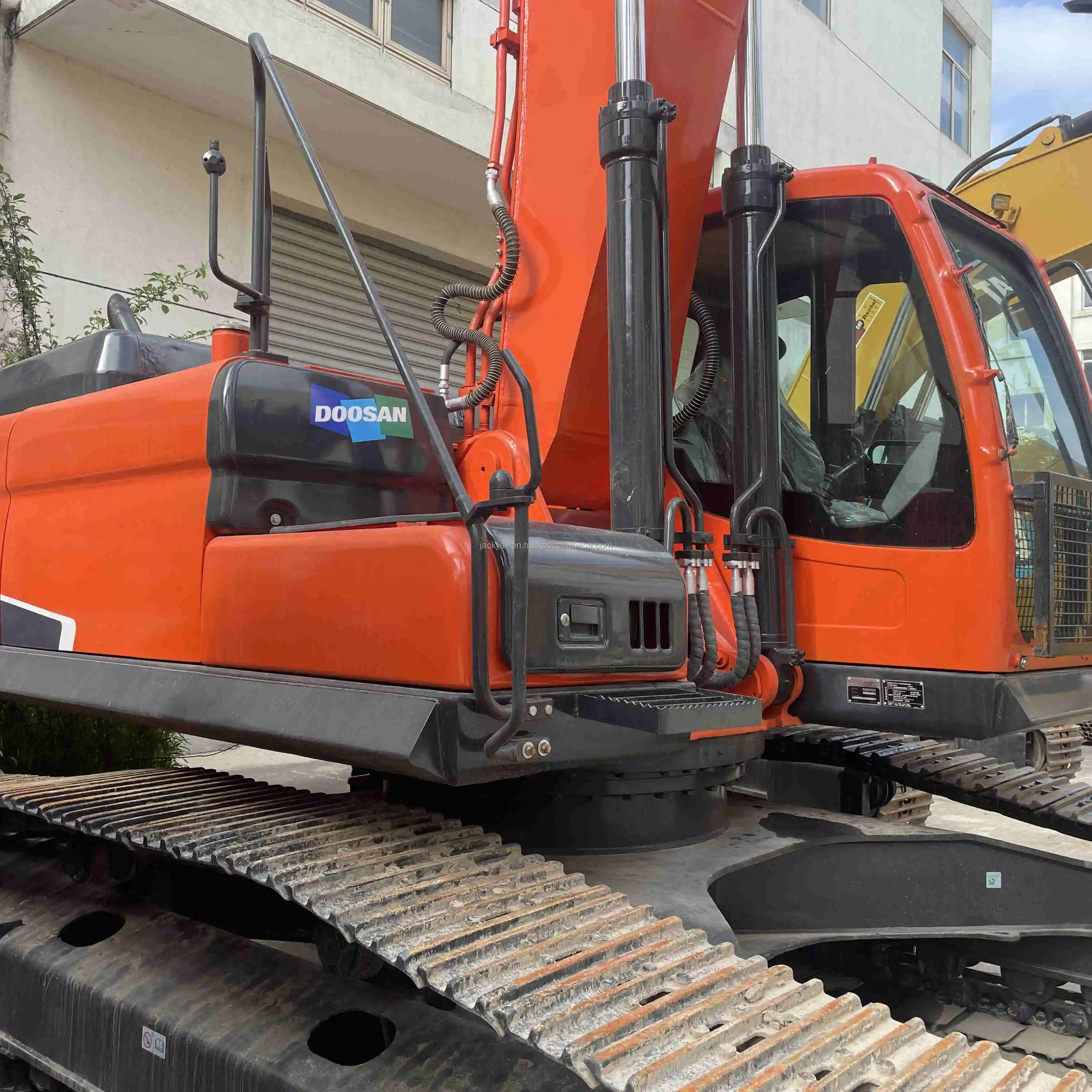 Корейские Оригинальные Подержанные Гусеничные экскаваторы doosan DX300 с EPA и CE в очень хорошем состоянии могут быть согласованы