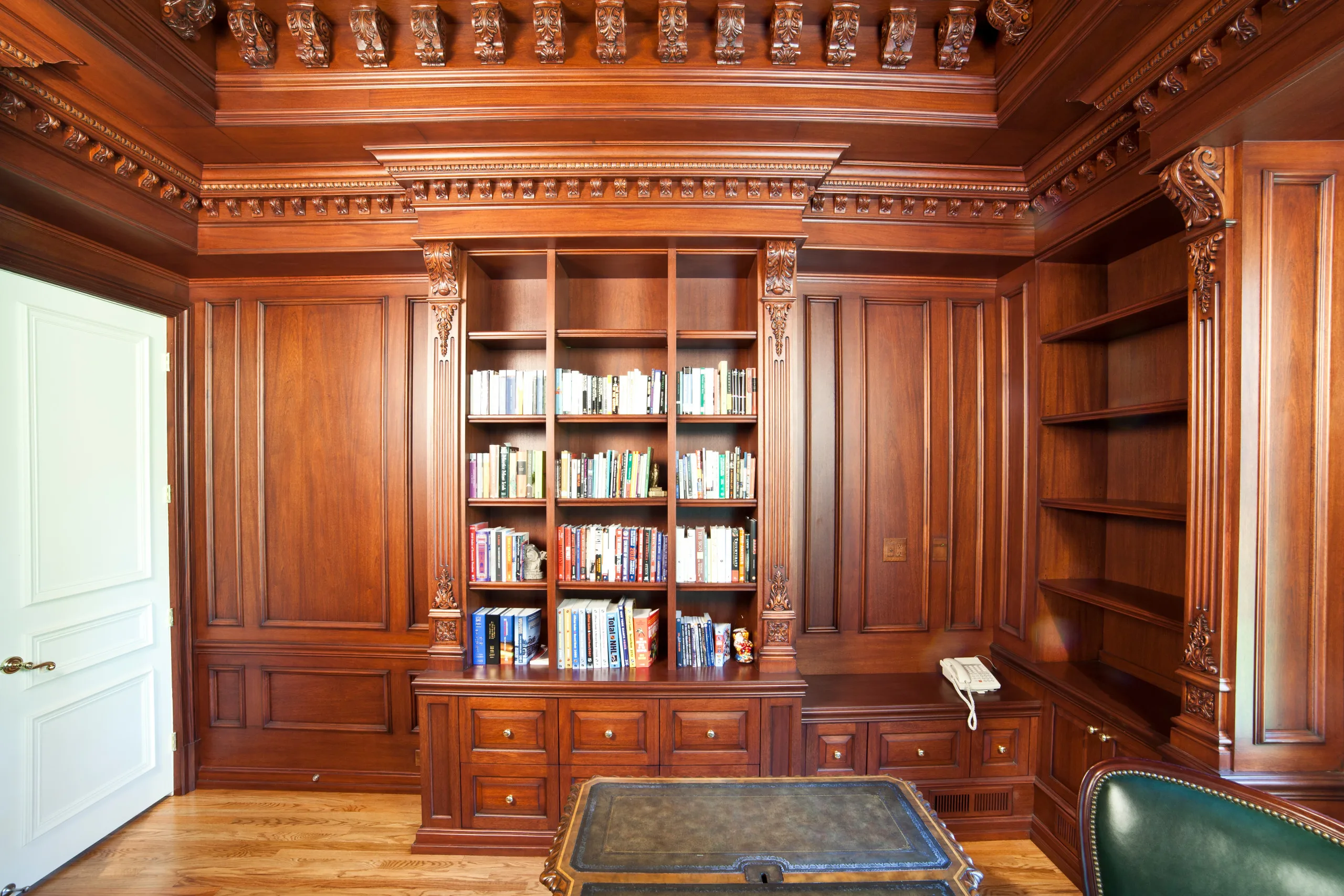 House Luxury Oak Bookcases Cabinet Furniture European Italian French Style Antique Walnut Solid Wooden Bookcase