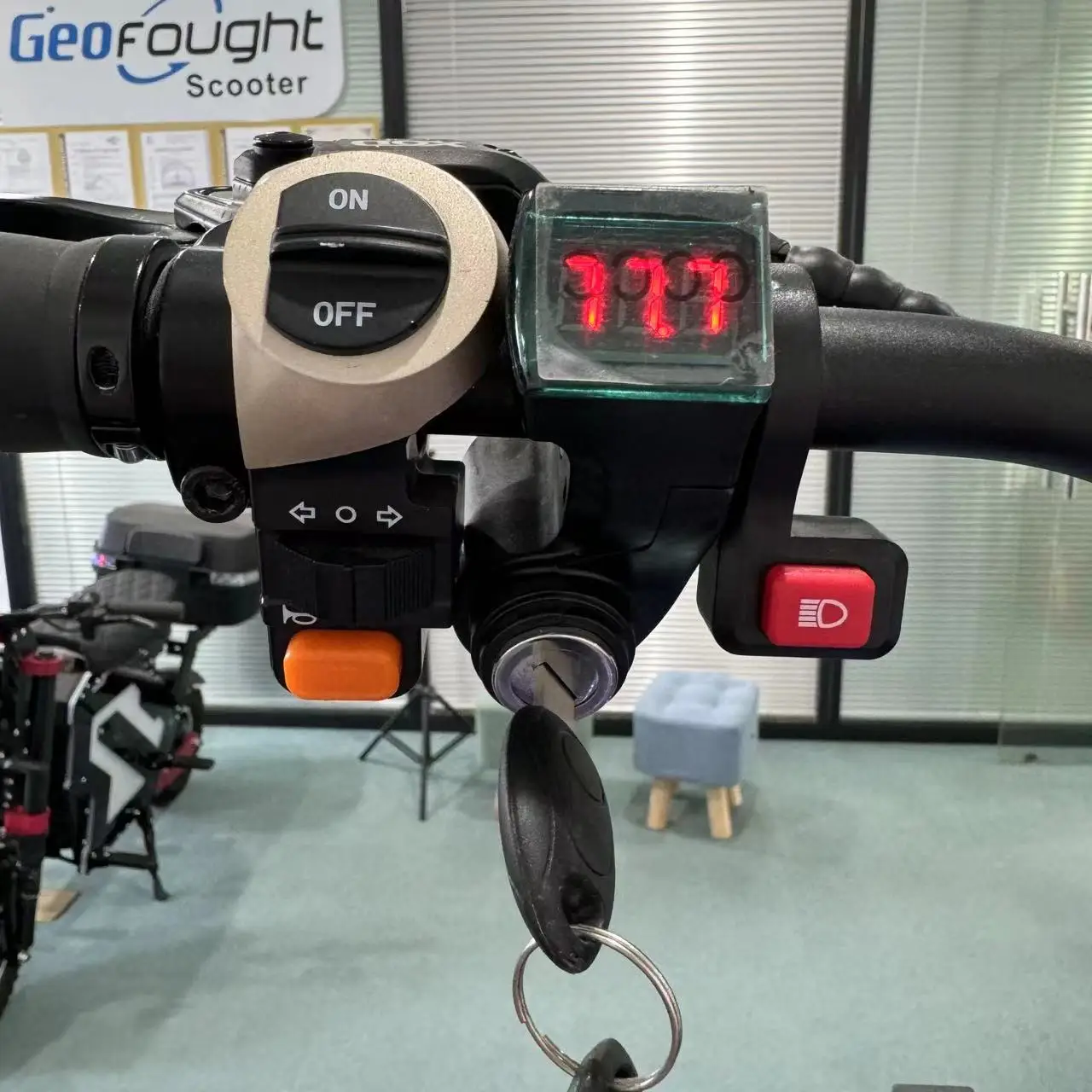72v 8000w Dual Motor Adult Electric Scooter 100ah Lithium Battery 200-300km Long Range Easy Folding Electric Scooter