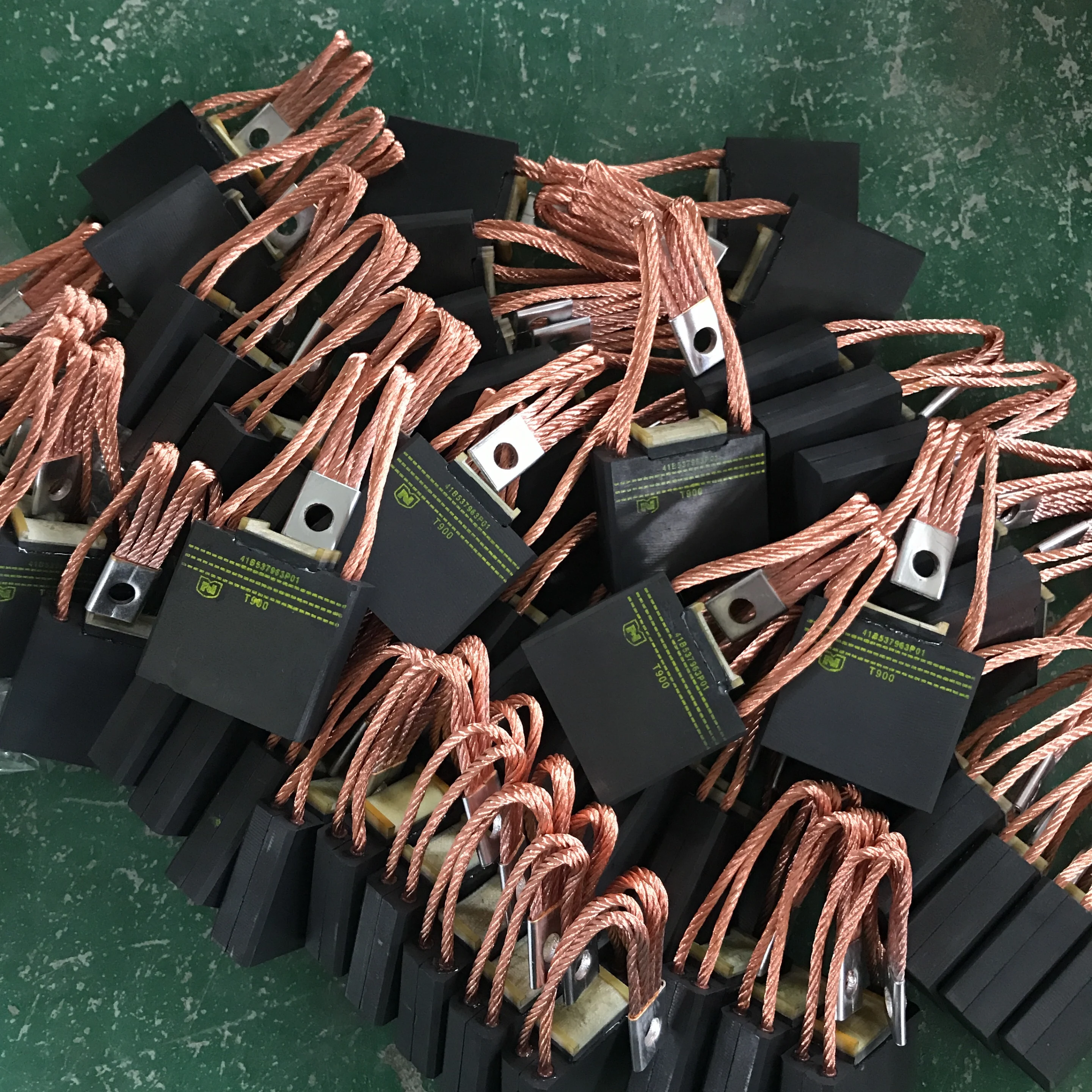High quality high copper D374N DC motor carbon brushes for electric motor