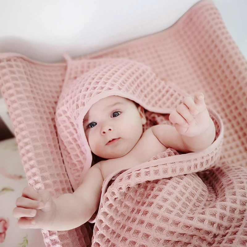 230gsm сплошной цвет 100% хлопок толстые вафельный детское банное полотенце с капюшоном