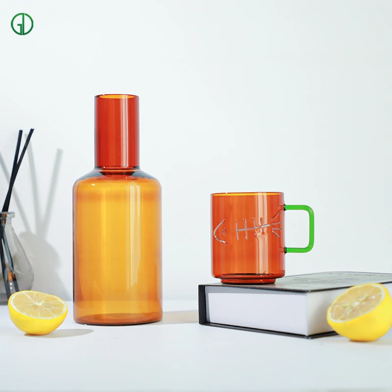 Custom Nordic Home Style Borosilicate Glass Water Jug Glass Water Carafe Heat Resistant Milk Glass Filter Pitcher With Spout