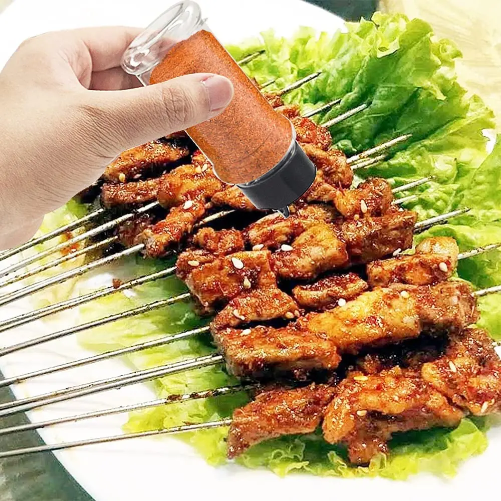 Hot-Selling PET Plastic Spice Bottles, Salt And Pepper Shakers Are Used To Store Kitchen Condiments