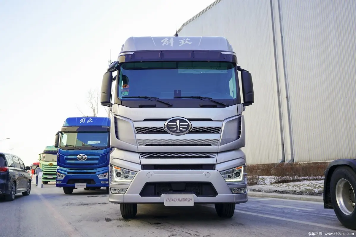 Заводская цена Китай FAW Jiefang J7 6x4 Подержанные тракторы грузовик