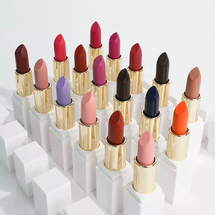 Matte Smooth Smudge-proof Waterproof Nude Lipstick Support OEM Highly Pigmented Natural Lipstick Lip Color