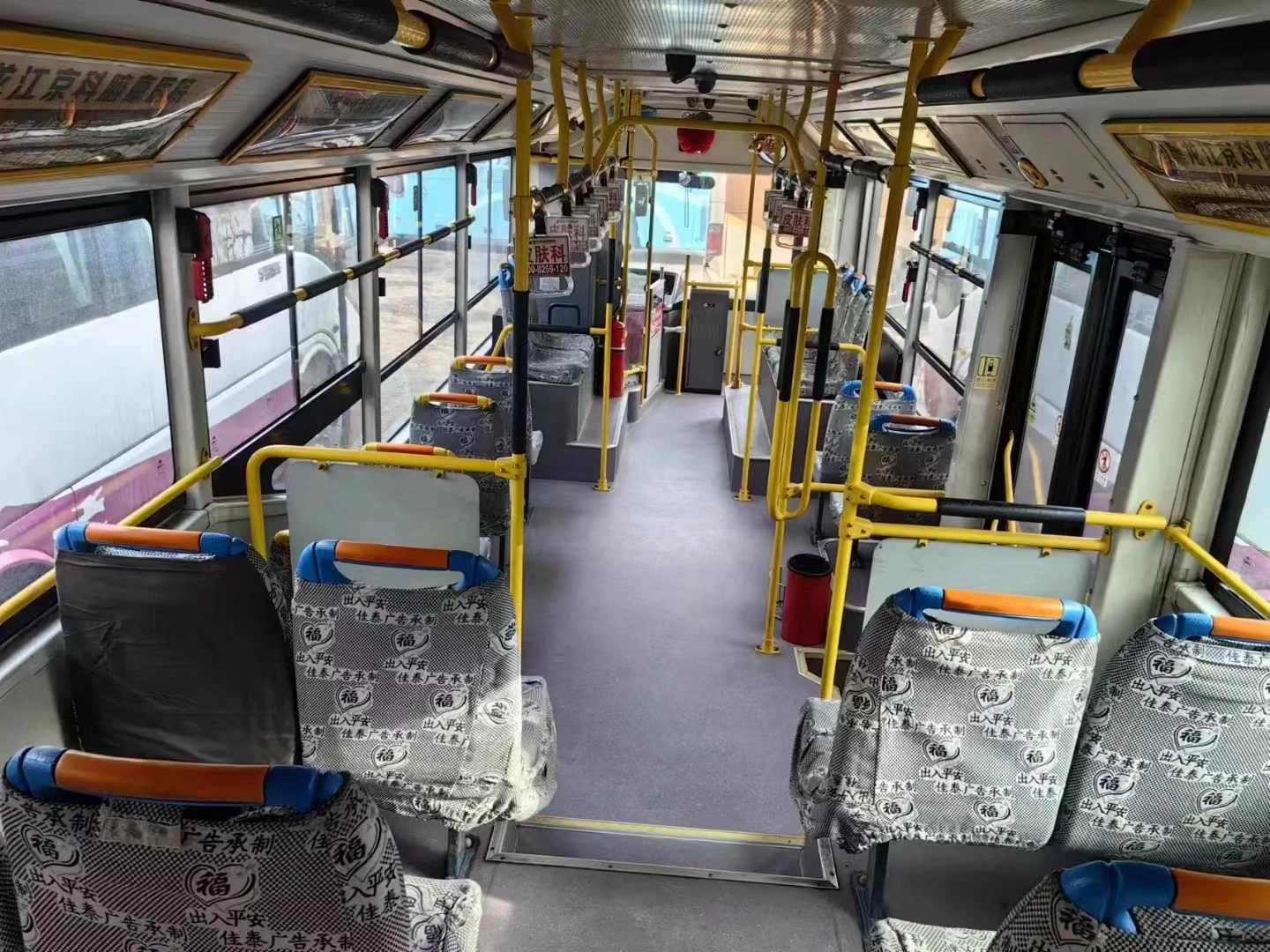 Hybrid City Bus Tour Transit Bus for Sale Yutong Second Hand Low Floor Sightseeing Coach