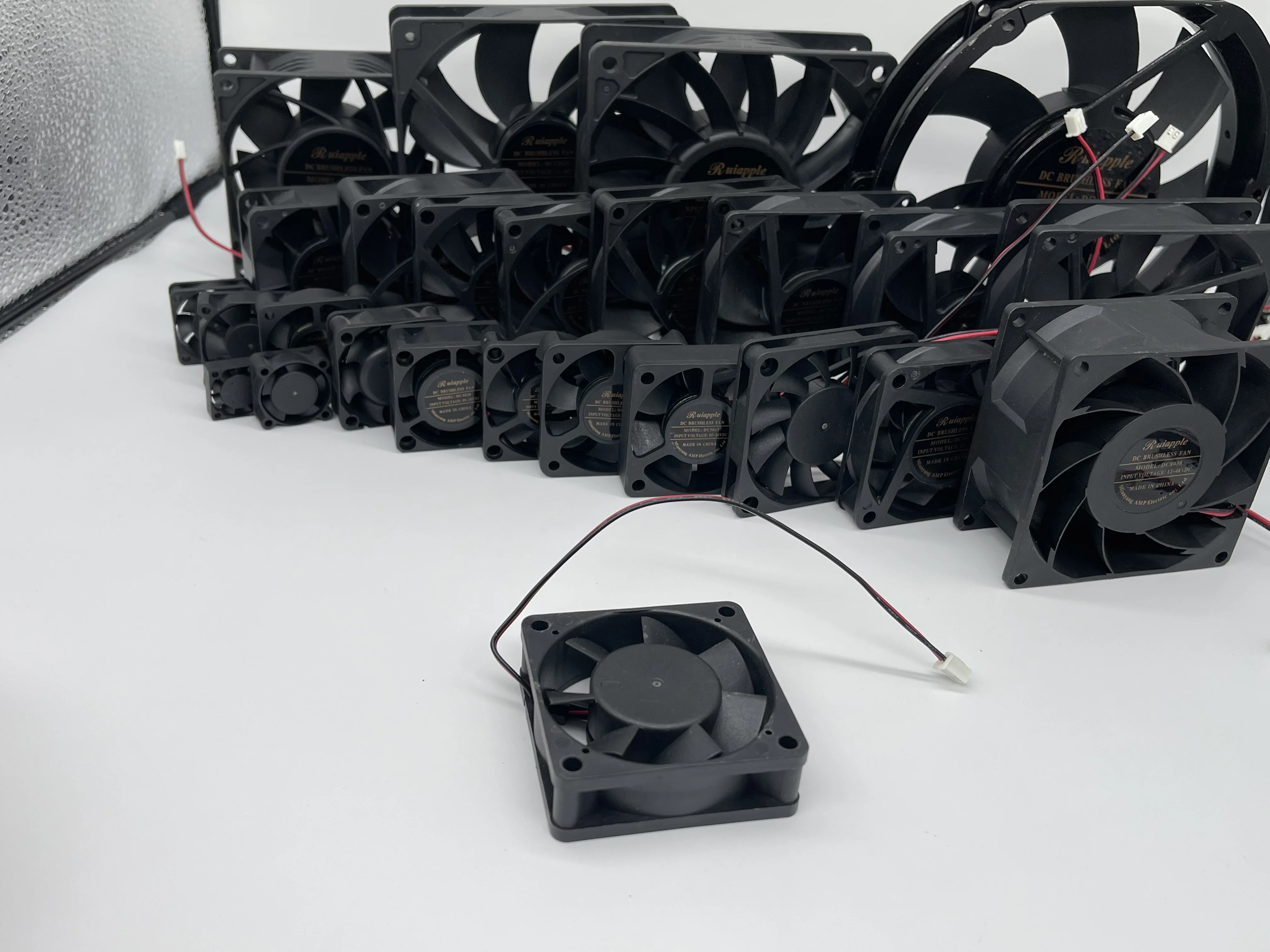 small electronic  5v 12v dc 6020 mini air conditioning fan micro industrial exhaust brushless cooling fan 60mm