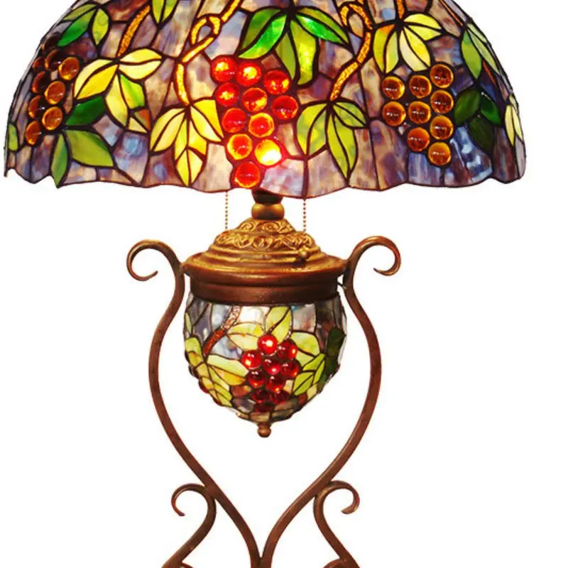 
Nordic Luxury Antique Art Functional Classic Stained Glass Desk Lights Character Pendant Tiffany Lamps Shades 18 Table Lamp 