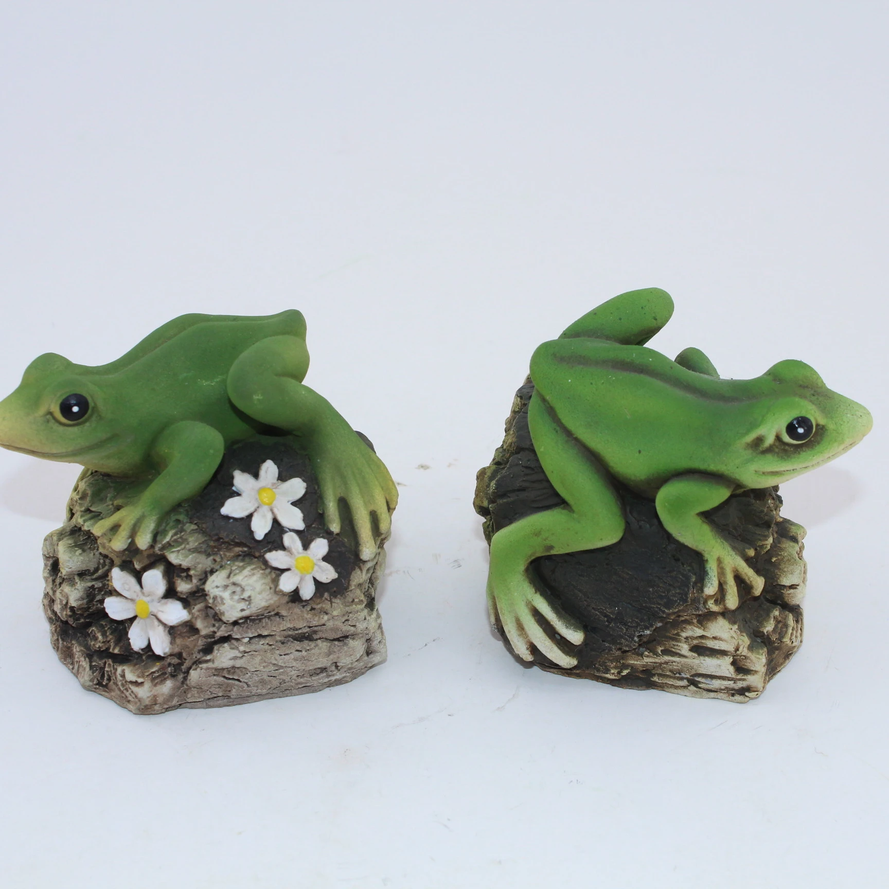 Лягушка из смолы