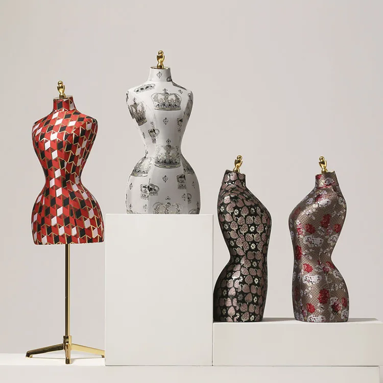 
Tripod Platform Fashion Props Show Simple Modern Floral Half-length Cloth Female Model Linen Mannequin 
