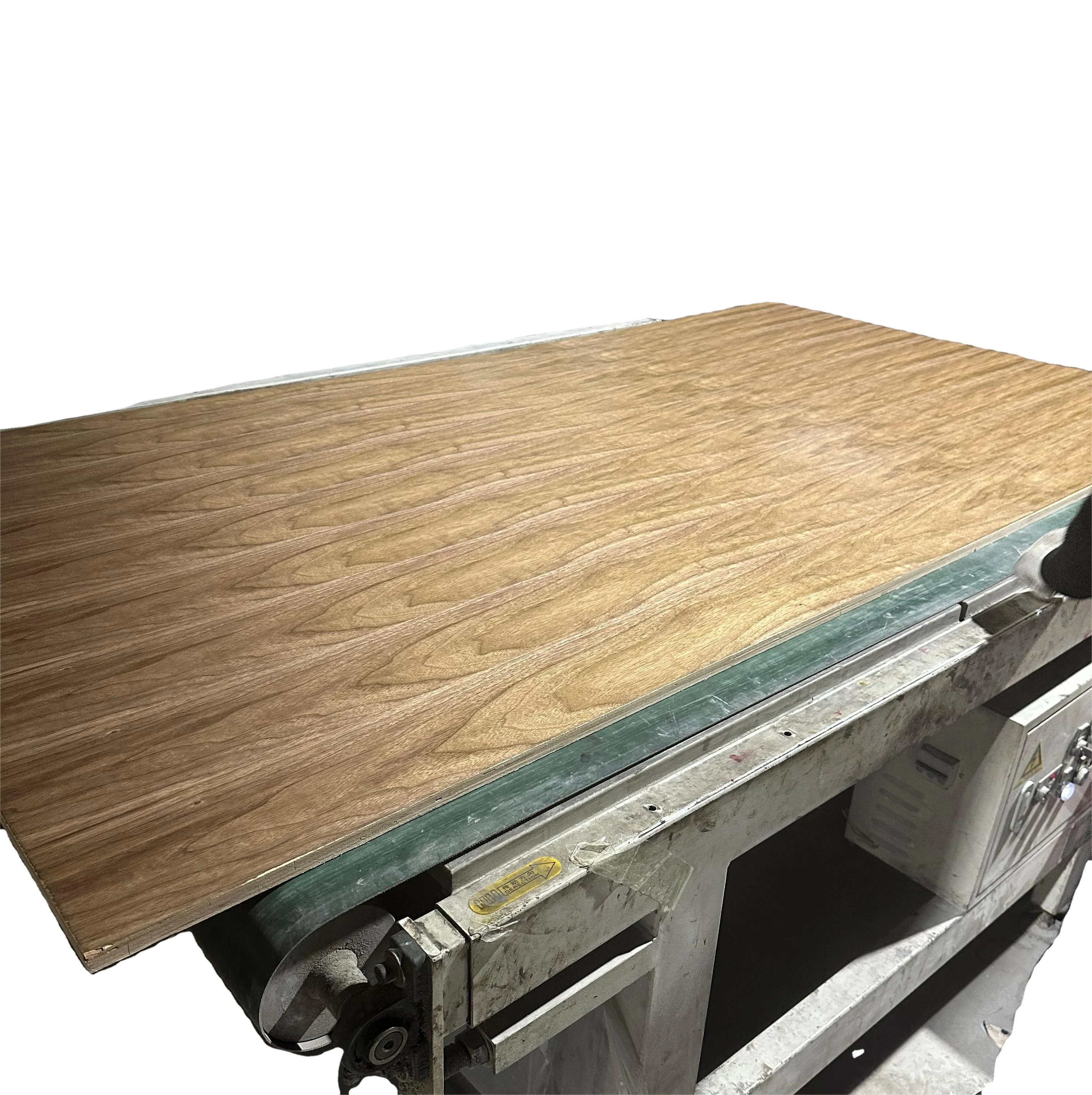 Natural walnut veneer plywood with UV lacquer varnish painting