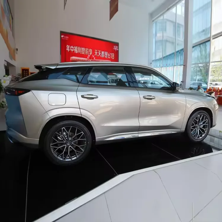 Hot Selling New Energy Vehicles Cars Changan Auchan Oshan Oushang Z6 Idd 4 Wheel Left Hand Drive 150km Changan Used Hybrid Car