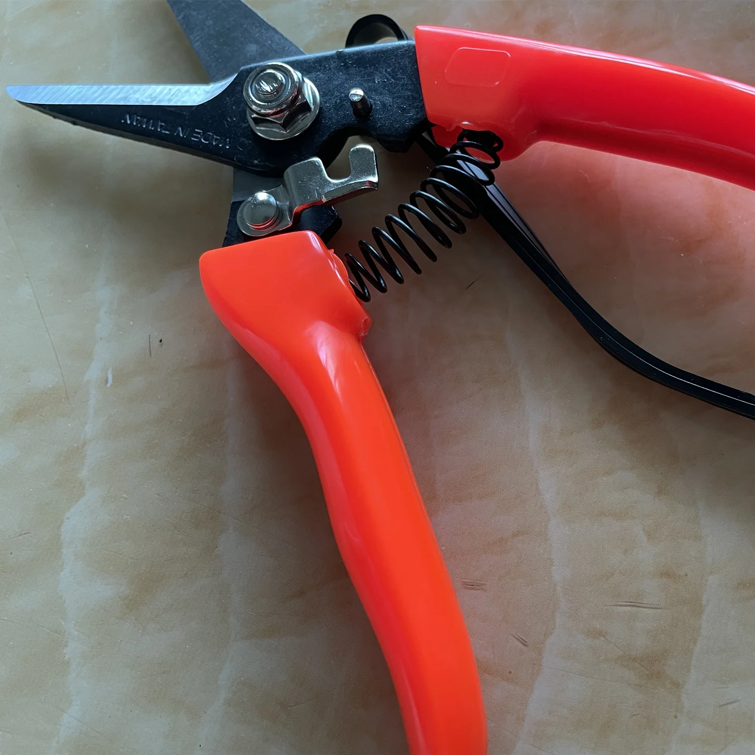 7' High Quality Hardware Tools Garden Pruning Scissors Pruner Branches, Black Finished Sharp Cutting Shear