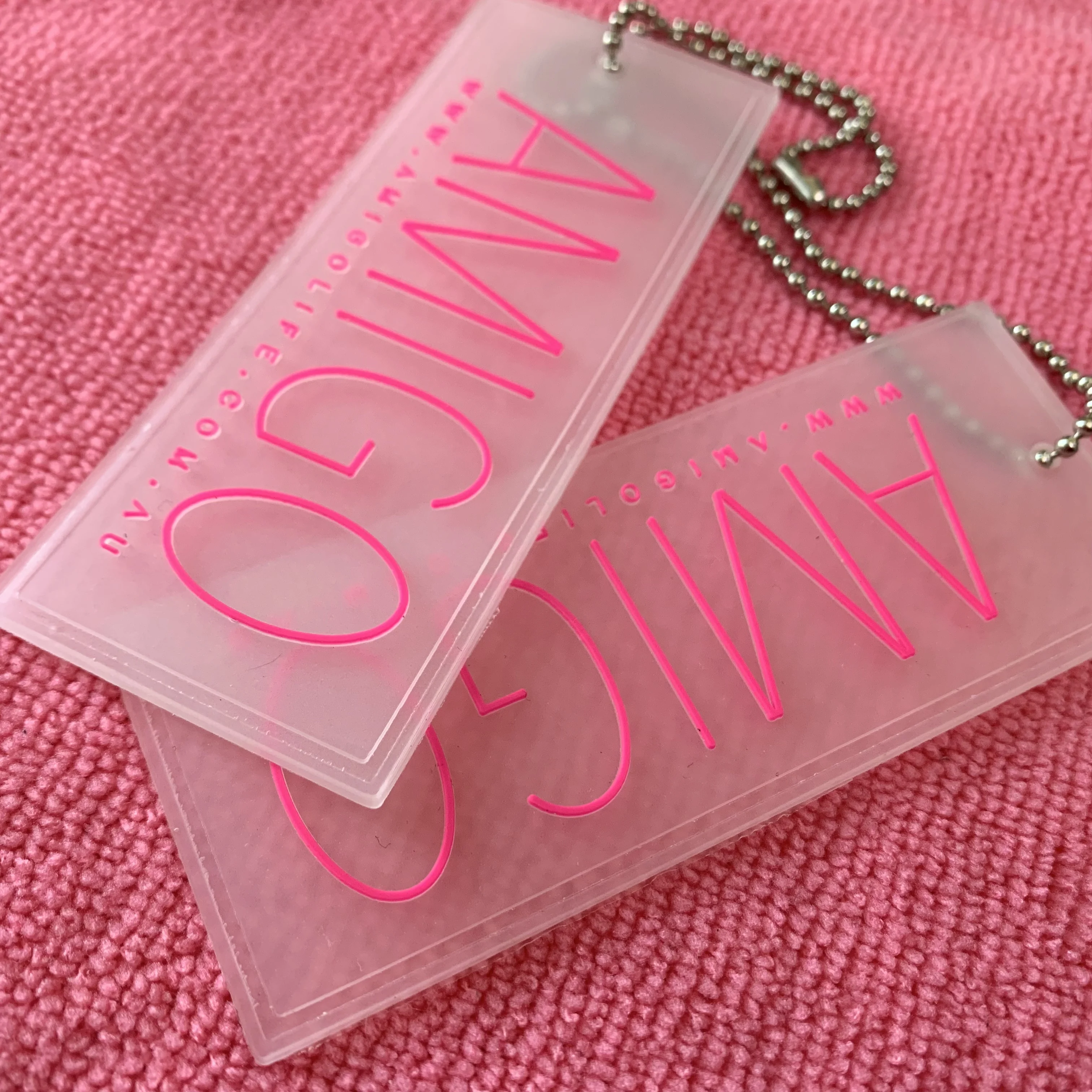 durable transparent rubber hangtag,Pink logo 3D rubber swing tag with ballchain
