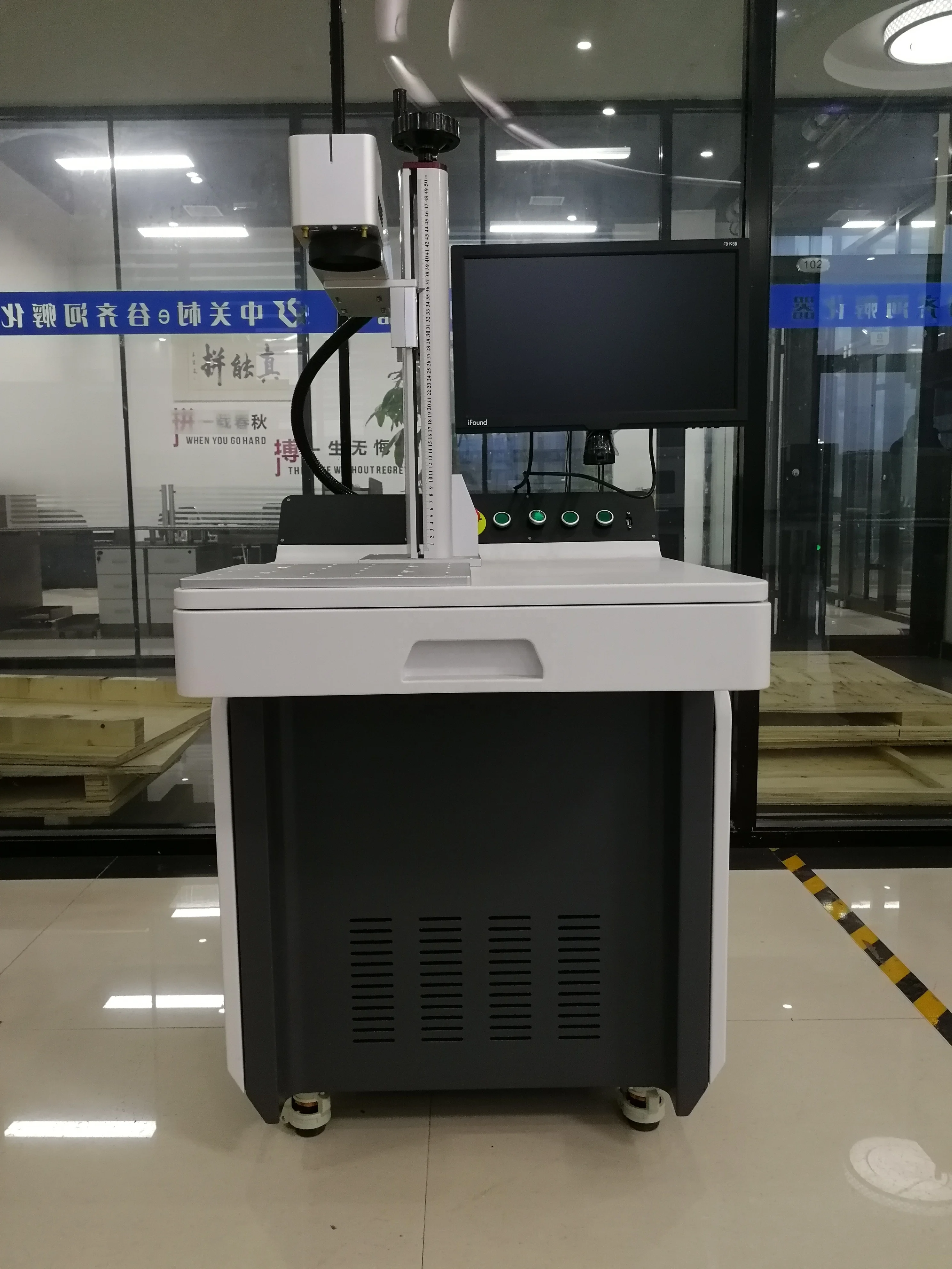 Factory direct price laundry tagging 30 watt fiber laser marking machine for metal plastic