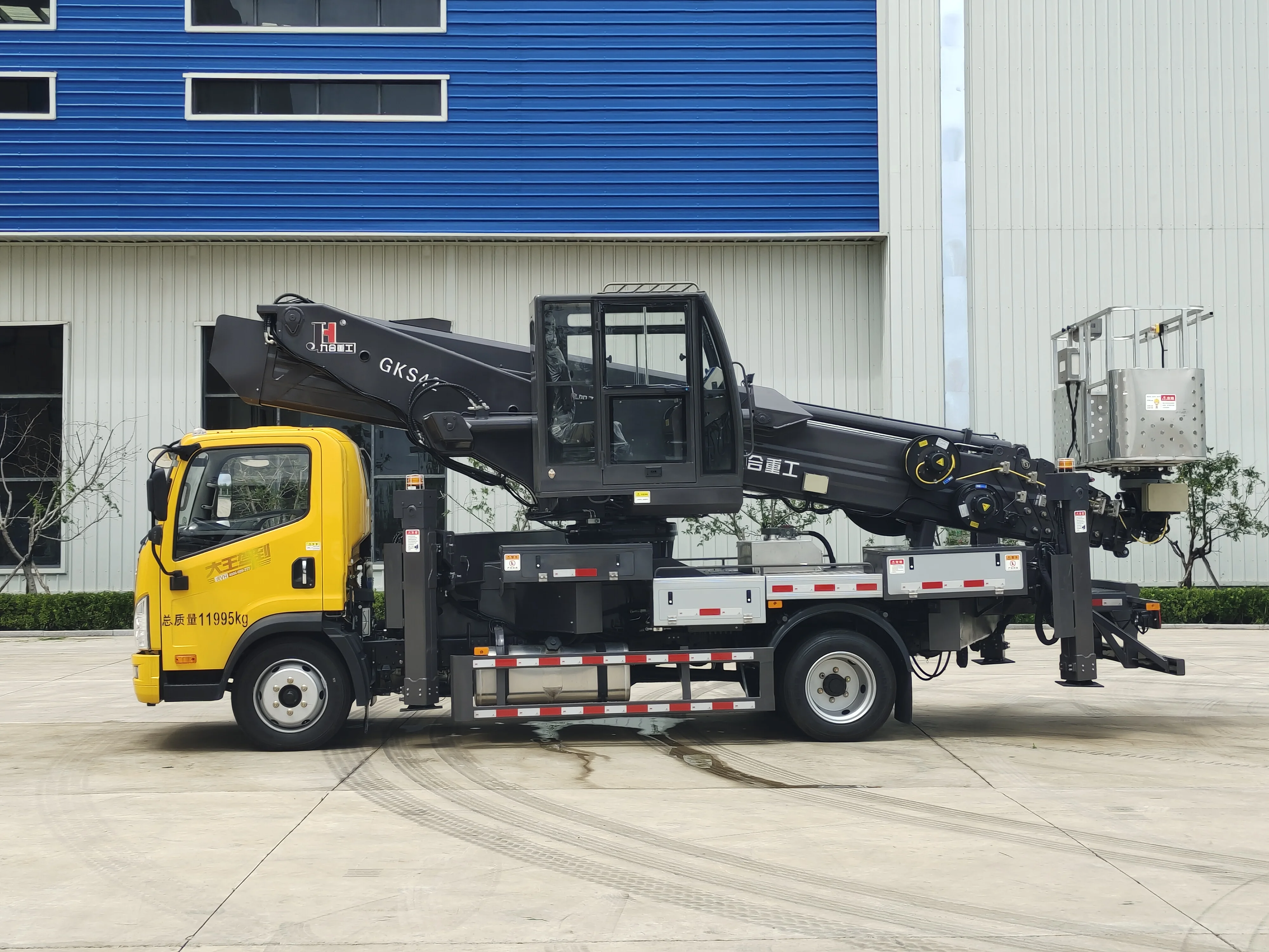 JUHE Group factory 42M Platform Aerial Truck Hydraulic Truck with bucket Aerial Telescopic Access Ladders Bucket Truck Boom Lift