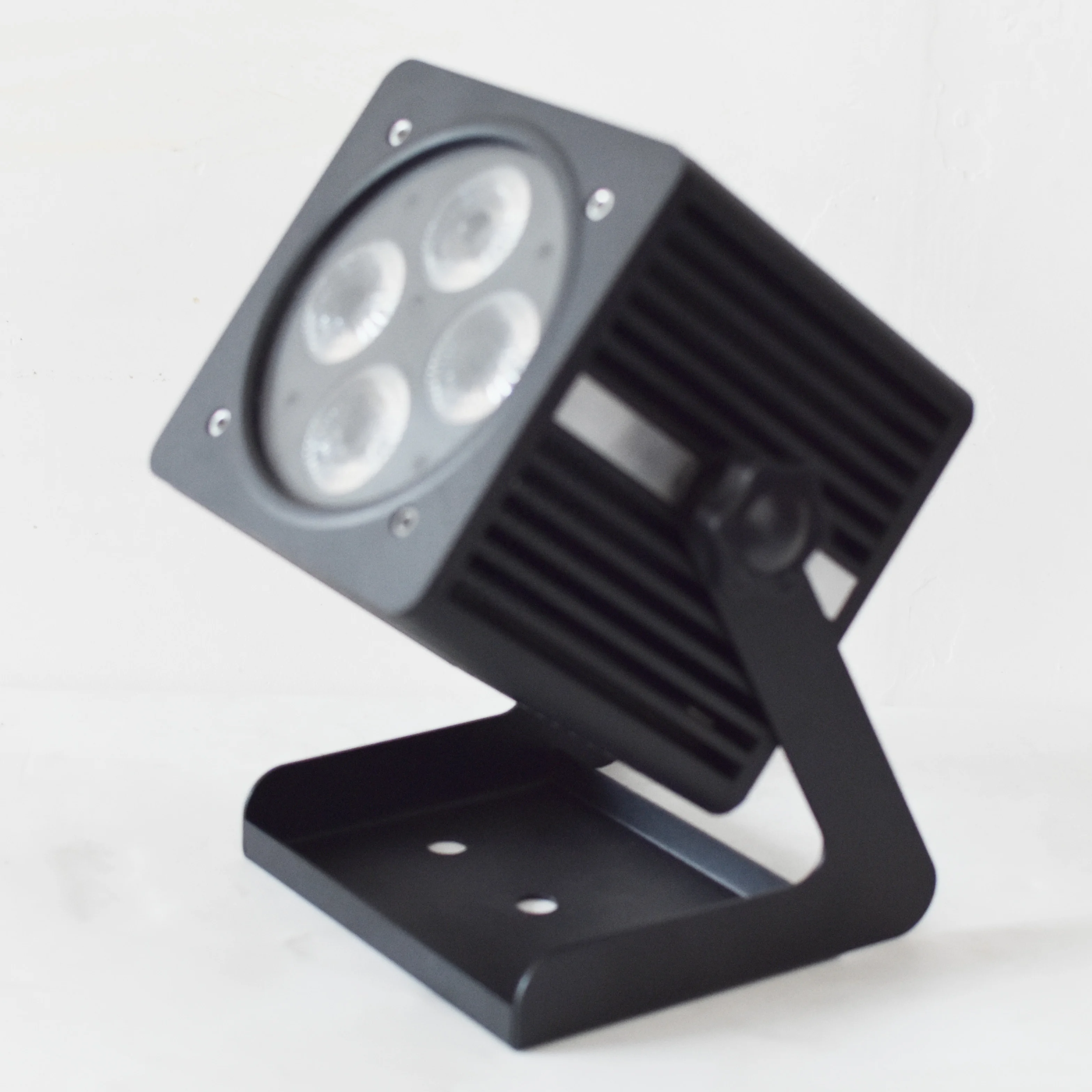  Высокое качество Guangzhou CE RoHS 4x18w беспроводной dmx с питанием от аккумулятора Светодиодный прожектор