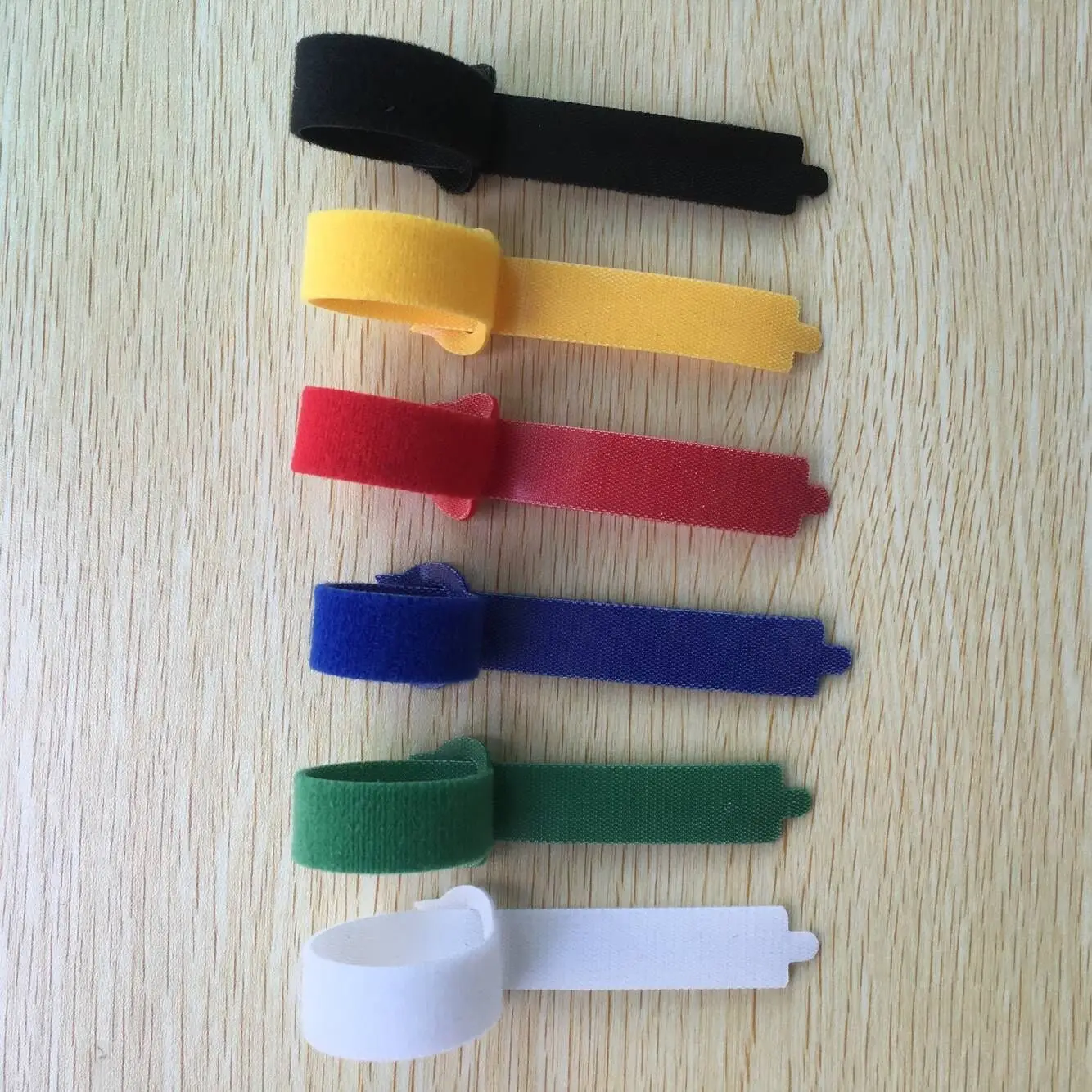 black white color  Cable Ties Velcroes Ties Hook And Loop Strap Velcroes Strap for wire