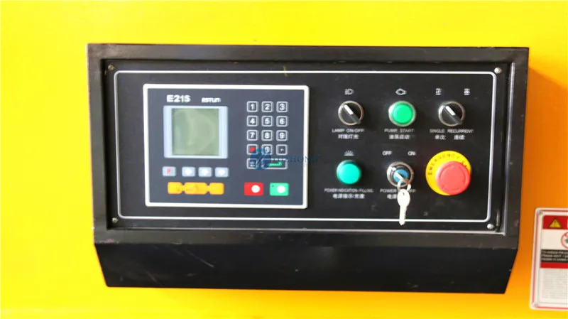 Swing beam shearing machine  QC12Y-8x3200  Hydraulic shear cutting machine