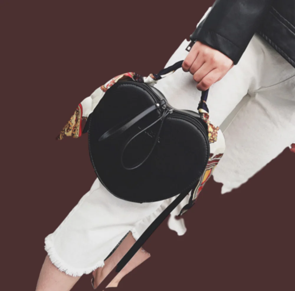
Custom LOGO Fashion Small Red handbag Heart design 