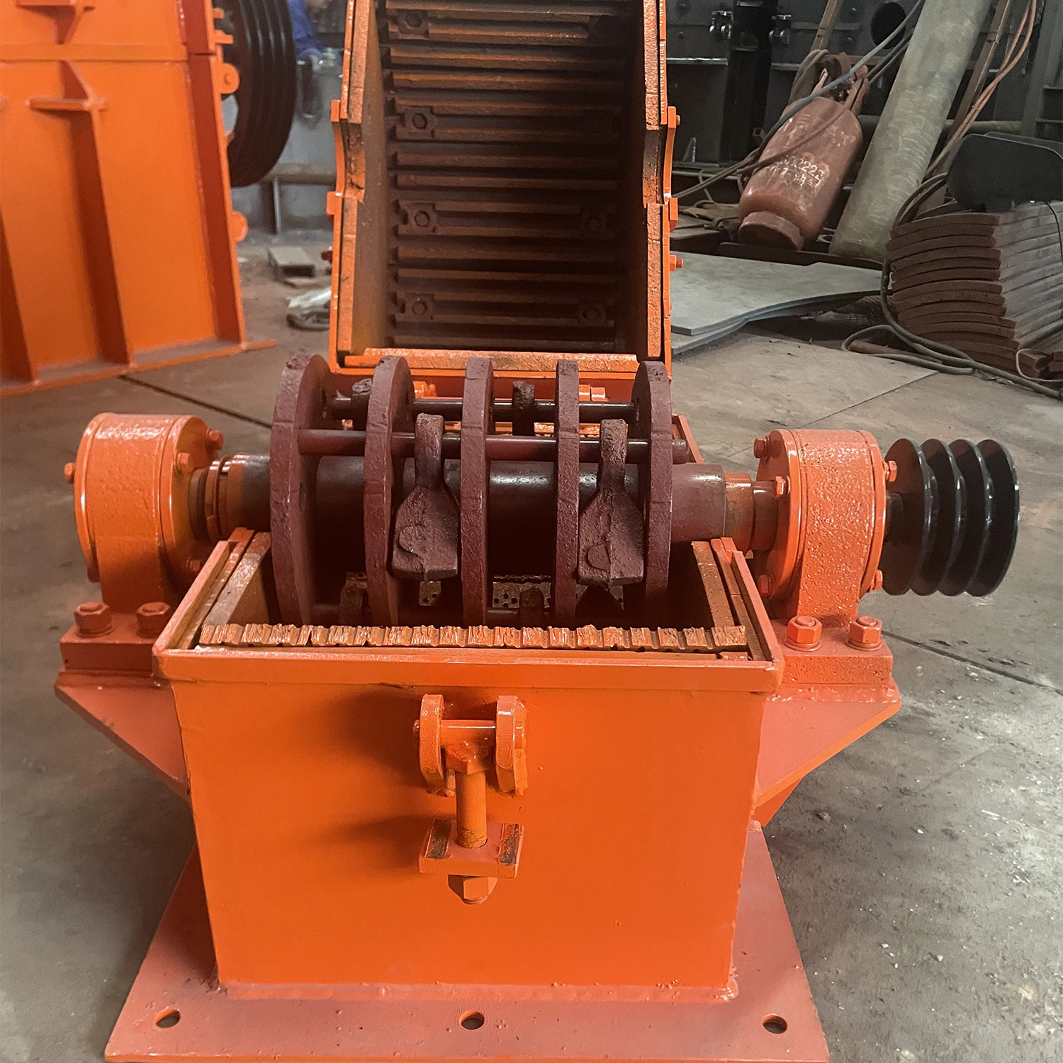 Portable small mobile pc 600*400 model hammer crusher machine mini crusher for sale