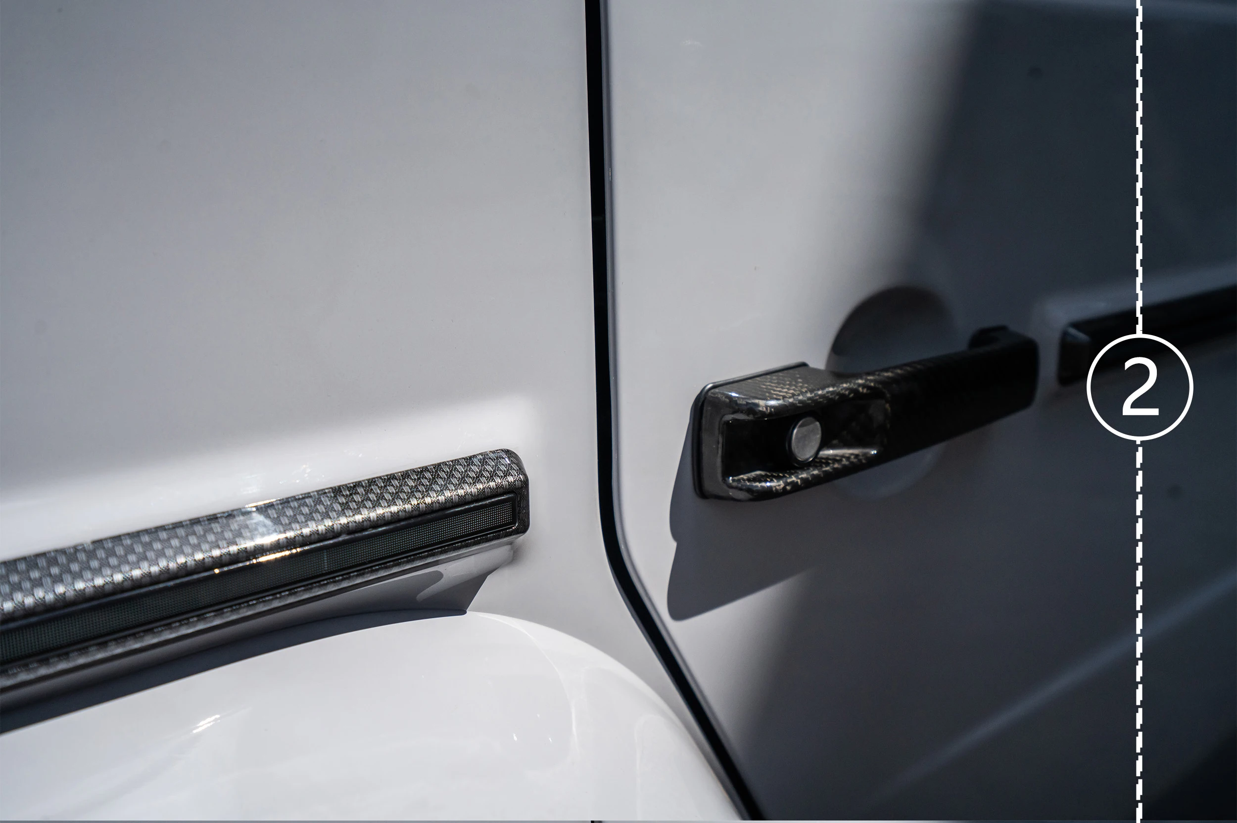 Electric suction automatic door closing system for the Mercedes G-Class W464