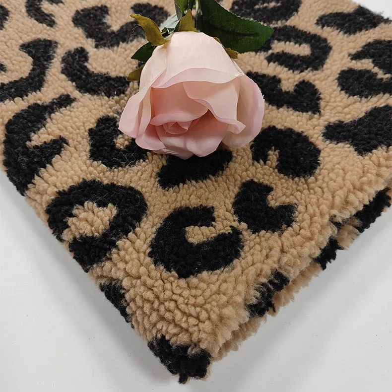 100% Polyester Comfortable Clothing Jacquard Thick Sherpa Teddy Fleece Fabric