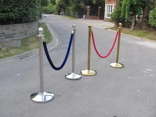 Economy China hot sale crowd control velvet rope barrier Traditional Red carpet Rope Stanchions poles
