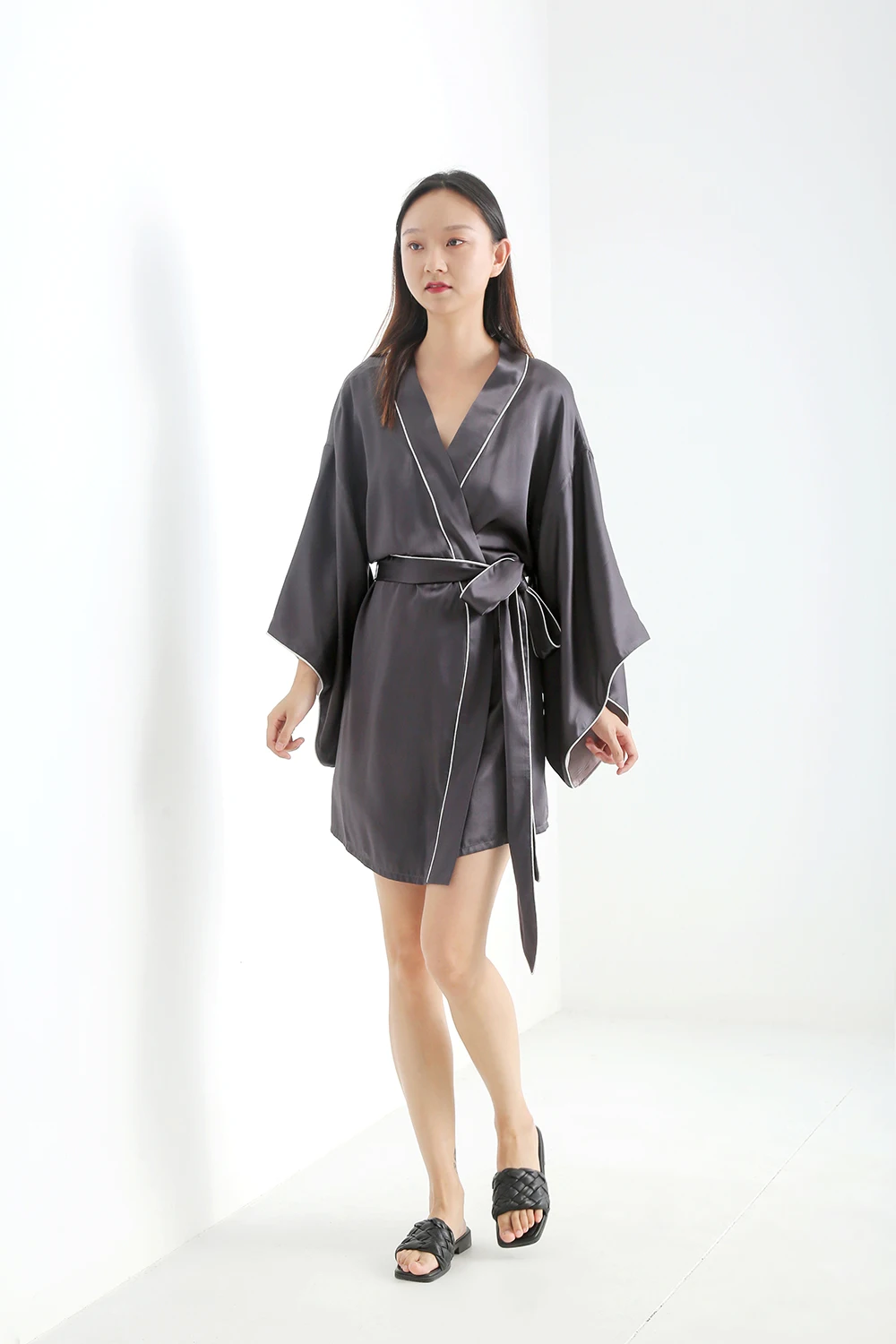 Luxury Silk and Satin 2-Piece Pajama Set Designer Long Sleeve Pant and Dress for Women for Christmas Sleepwear