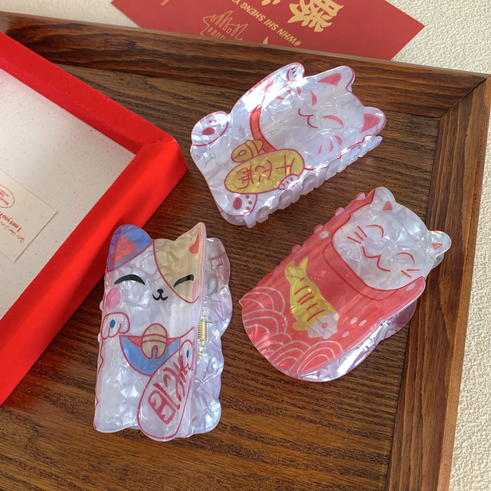 ZHENXIN Korean Lucky Cat Hair Claw Clip Cute Cartoon Girl Shark Clip Acrylic Sweet Hair Claw Clip Accessories