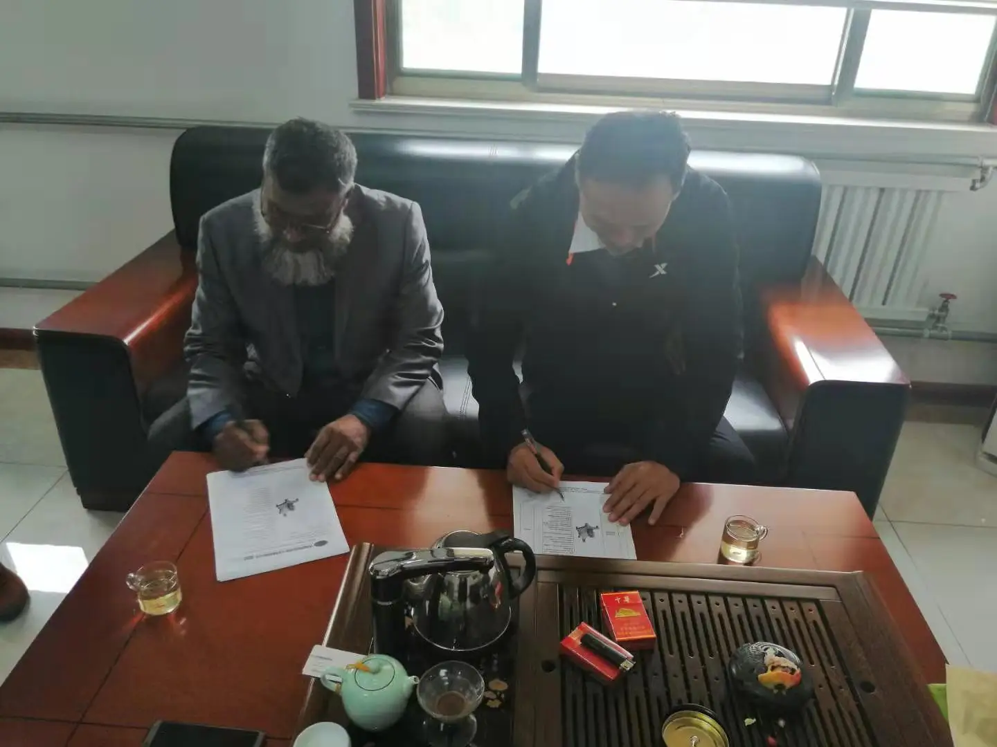 Pakistan 180-200kg/h fish feed extruder blade feed processing machine cost floating fish feed premium 30 protein