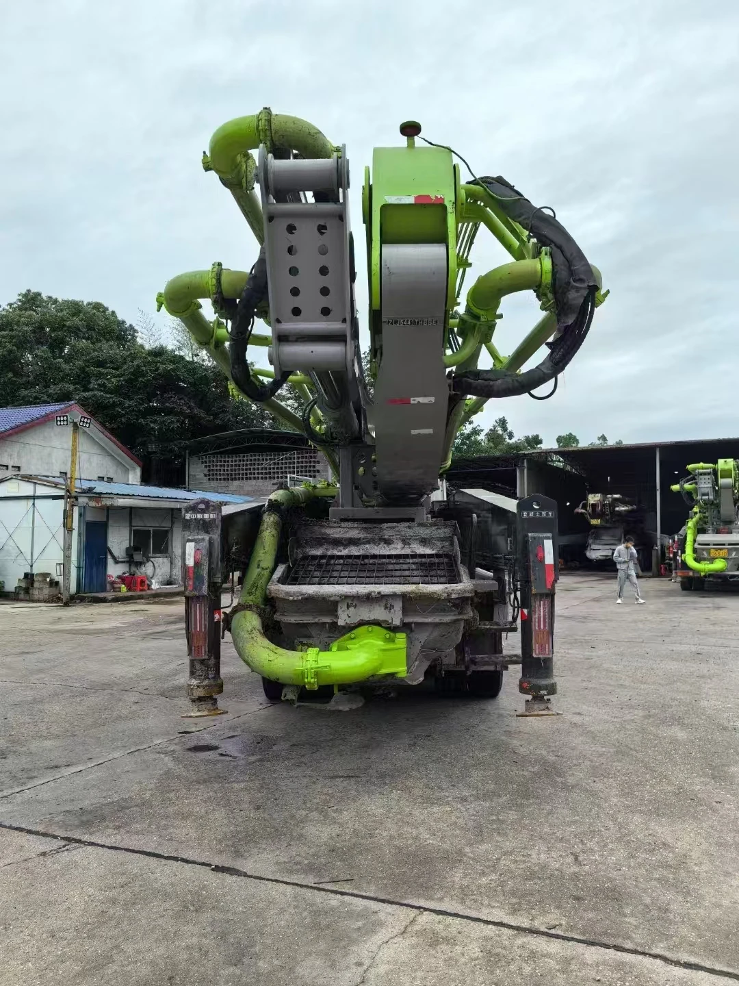 Many hot sale 20 years Zoomlion Mercedes Benz 56 meters used ZLJ5441THBBE concrete pump trucks