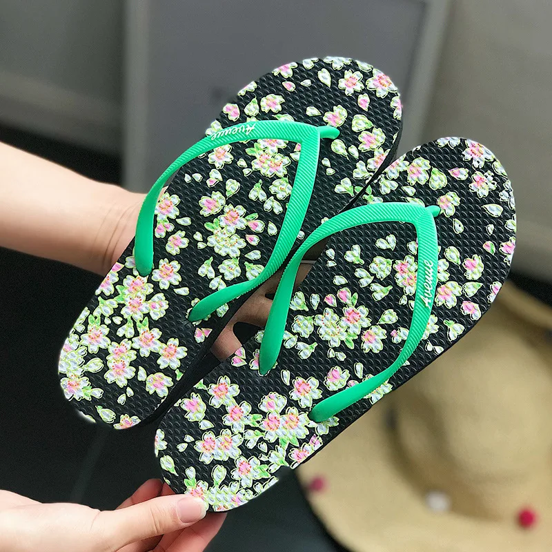 Cheap Wholesale Flip Flops Beach Flip Flops Fashion Women Summer Sandals Non-slip Soft Sole Outdoor Women Flip Flops