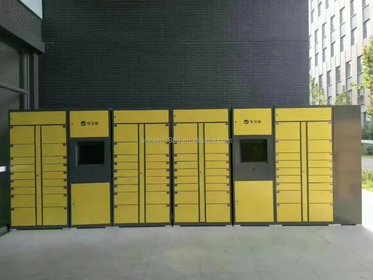 Smart storage locker for large luggage for airport mall company use