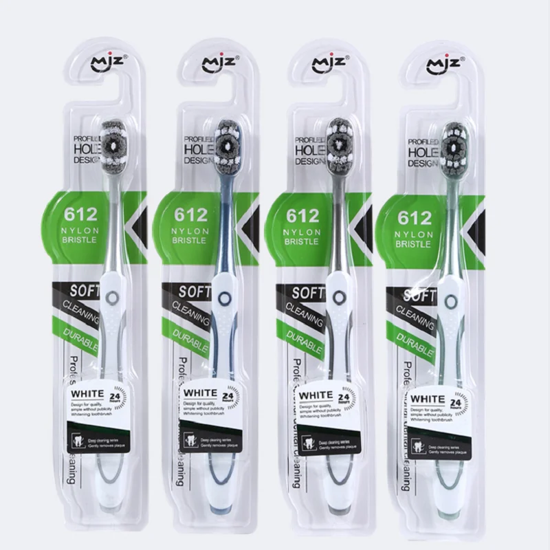 2021 hot sales travel toothbrush can customized in soft toothbrush