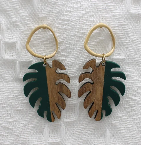 
Fashion Statement Jewelry Resin Wooden Leaf Pendant Charms Gold Irregular Hoop Earrings For Women 