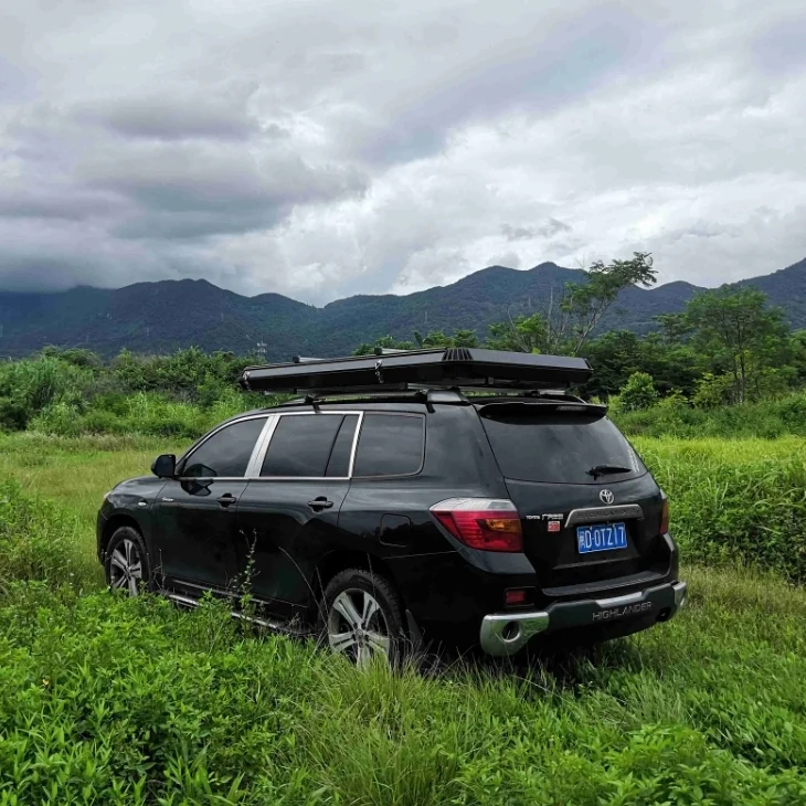 Factory Customization High Quality 2 3 person SUV Car Hard Shell Triangle Aluminum Roof Top Tent for camping Outdoor Activities
