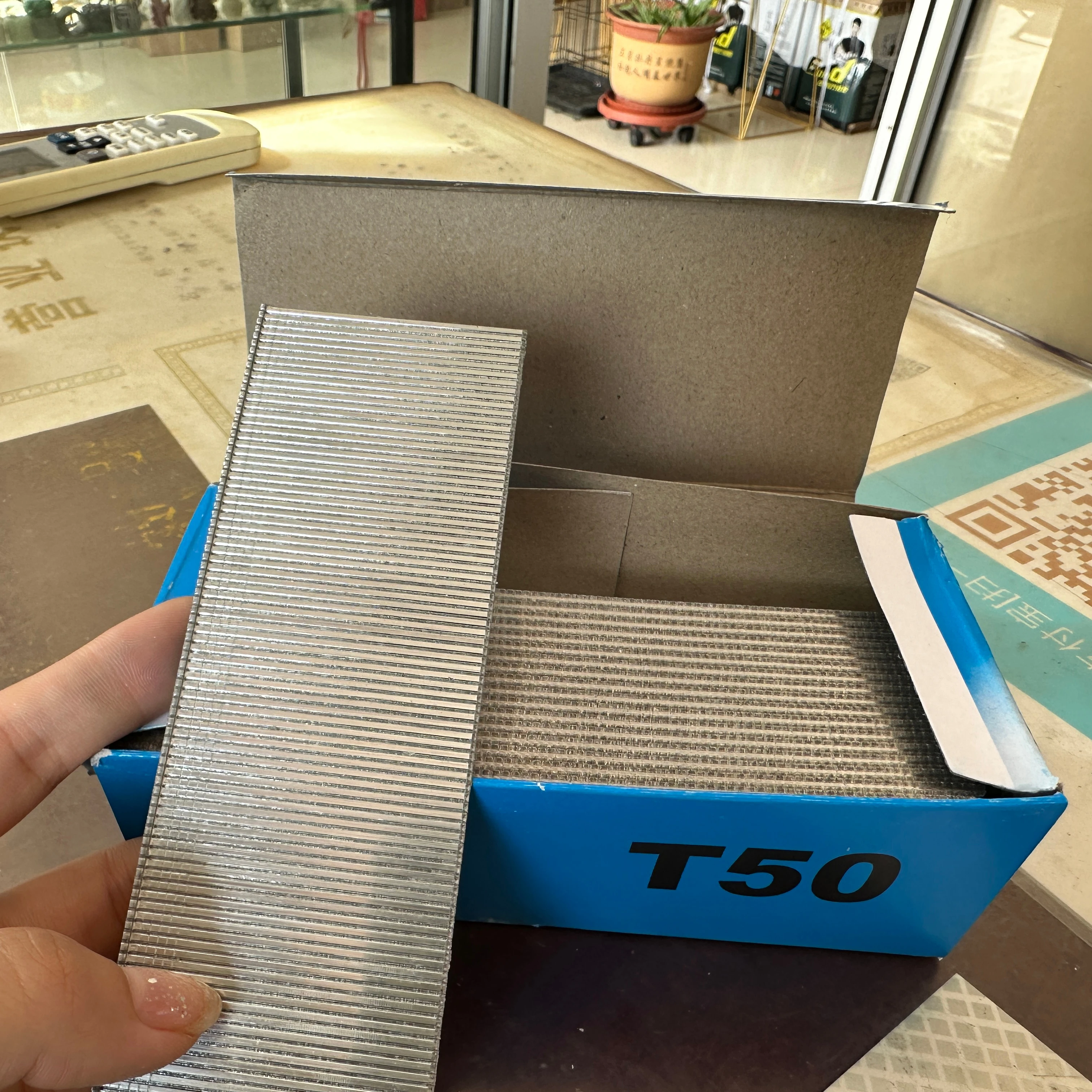 Wholesale High Quality F 50 Staple Straight Nails Iron Copper Galvanized Steel Wire Brad Nails Construction Industrial Cartons