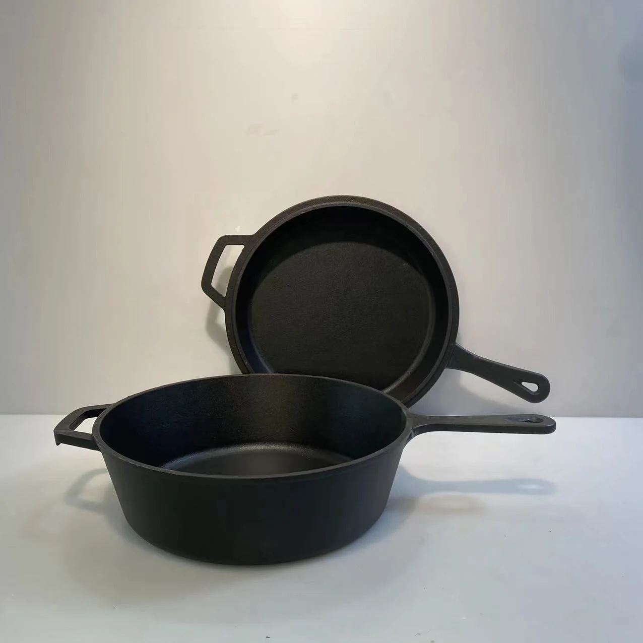 cast iron double use dutch oven