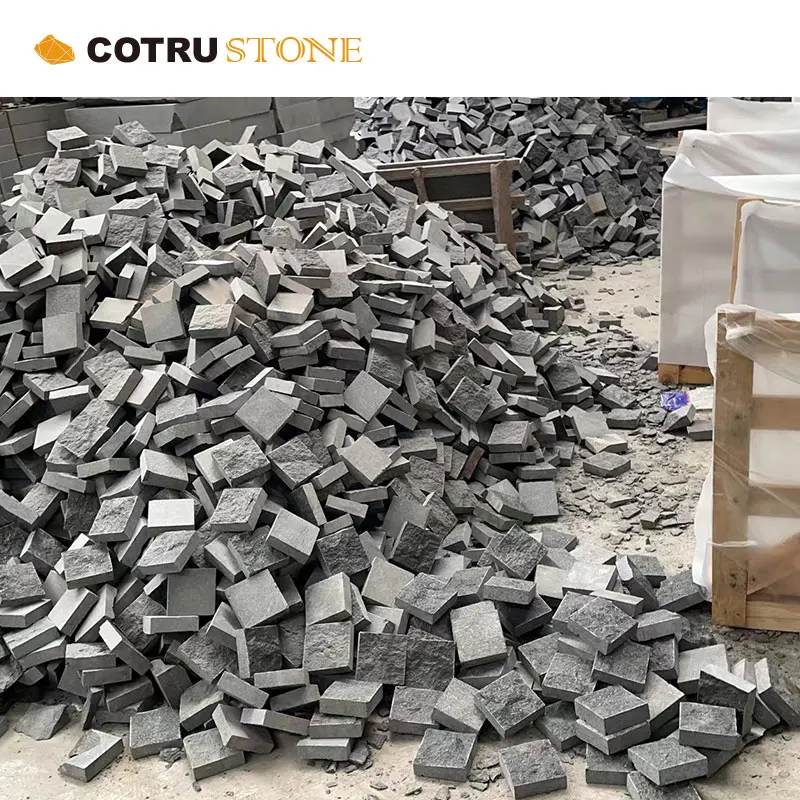 Customized China Black Basalt Outdoor Driveway Split Rock Face Natural Granite G684 Cobble Stone Floor Paving Tiles