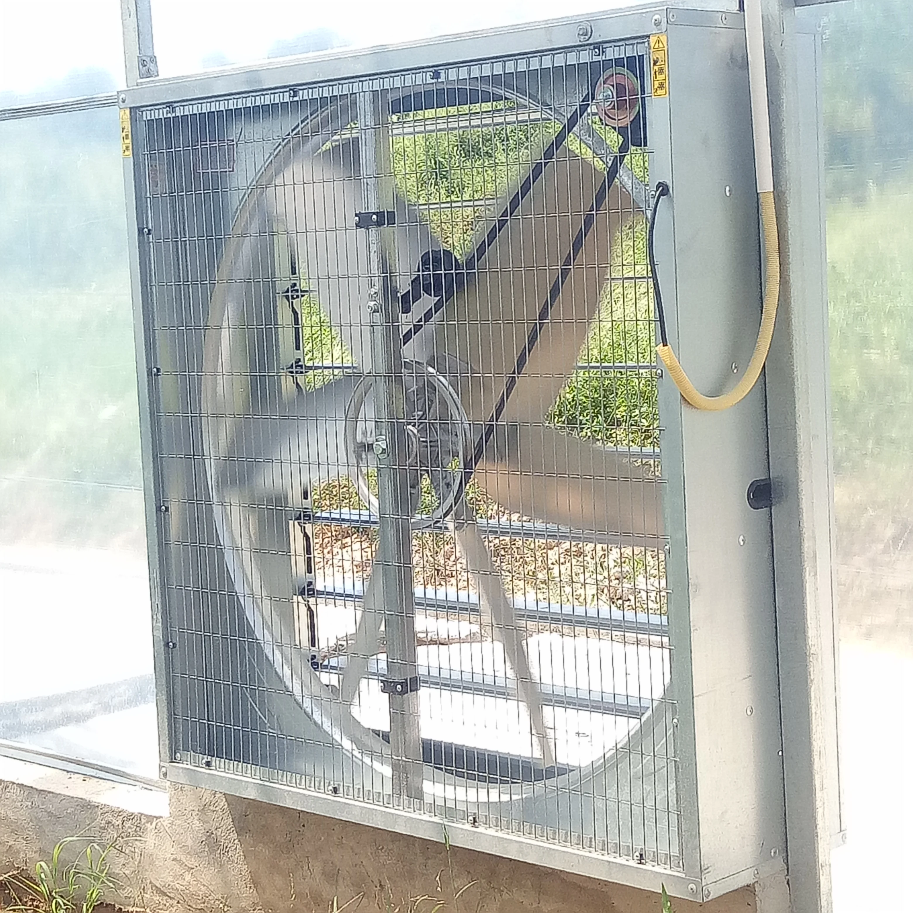 China Low Cost Energy Saving Solar Strawberry Film Multi-span Tunnel Plastic Film Greenhouse For Agricultural