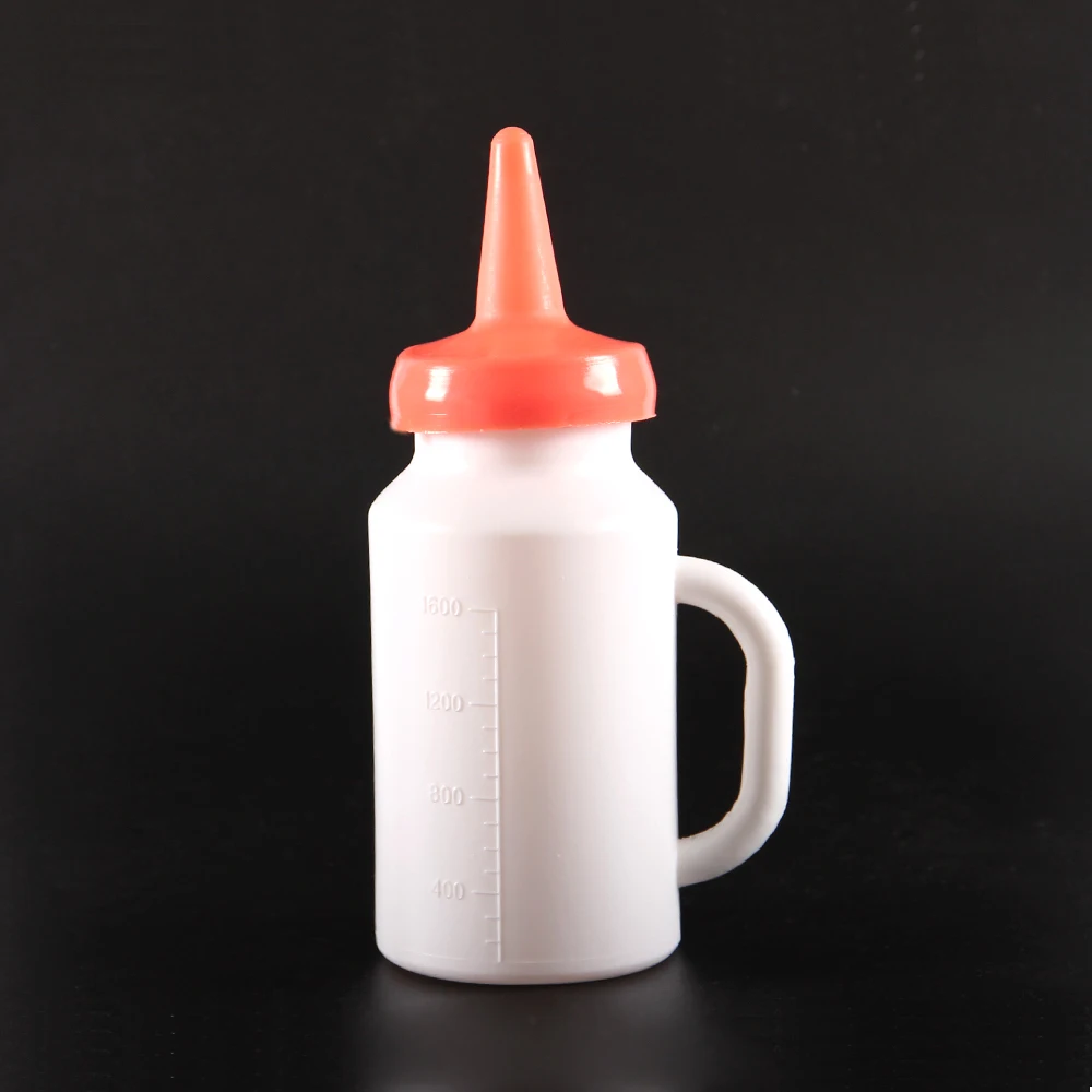 Plastic Milk Bottle For Cow Cattle Calf Goat Sheep 1.6 L Feeding Bucket Bottle With Nipple
