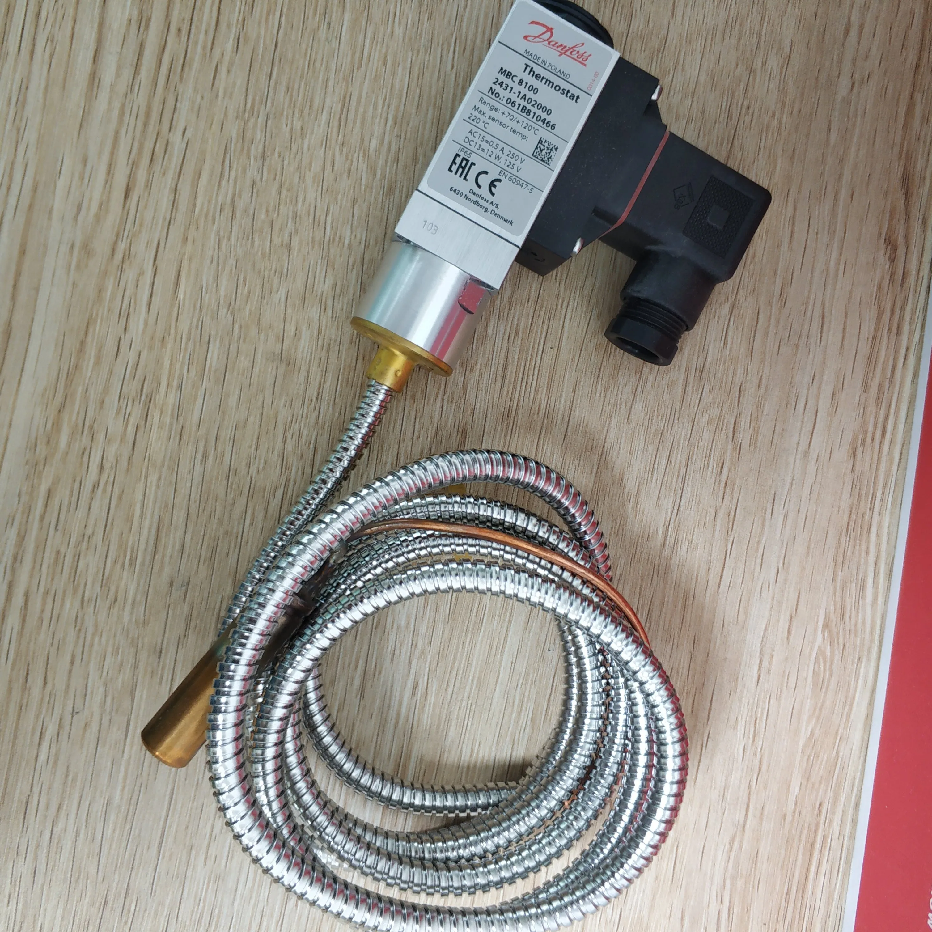 Danfoss thermostat type MBC 8000 and MBC 8100 061B810466  temperature controller