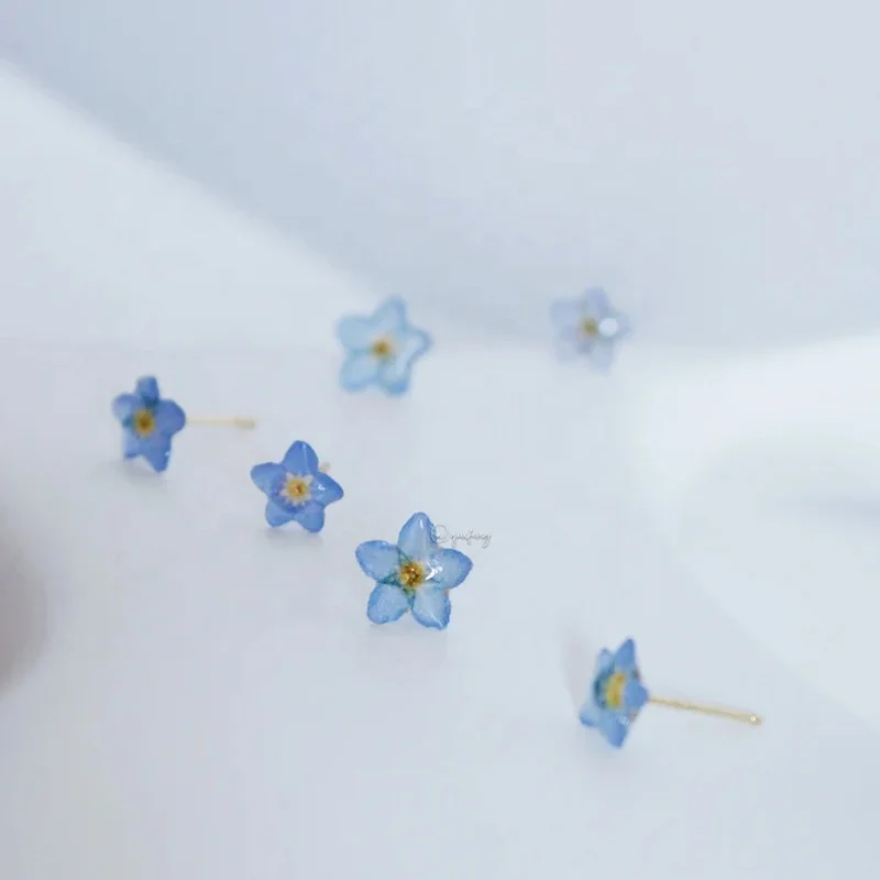2024 Trendy Natural Flower Jewelry blue forget me not silver Handmade Resin Floral Design Cute Stud Earrings For Women